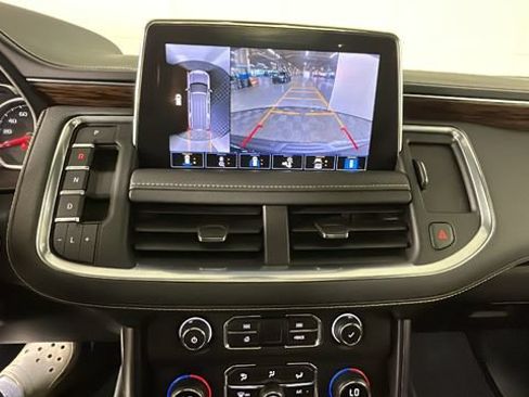 Used 2021 Chevrolet Suburban Premier w/ Premium Package RWD image 23