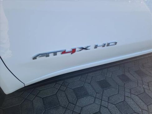 Used 2025 GMC Sierra 2500 AT4X image 7