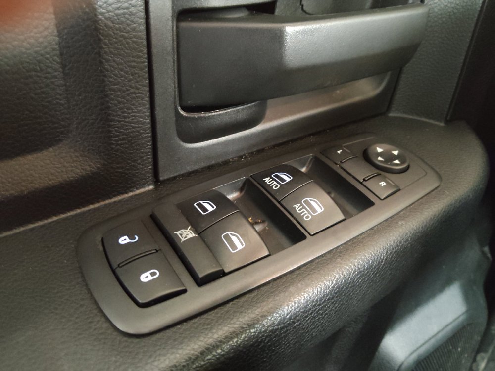 Used 2018 RAM 1500 Express RWD image 27