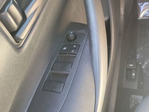 Used 2022 Toyota Corolla LE FWD image 17