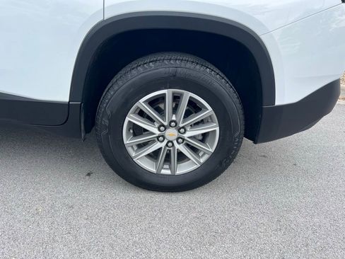 Used 2023 Chevrolet Traverse LT AWD/4WD image 13
