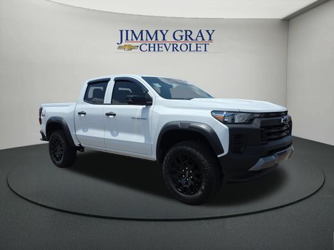 Used 2026 Chevrolet Colorado Trail Boss AWD/4WD image 7