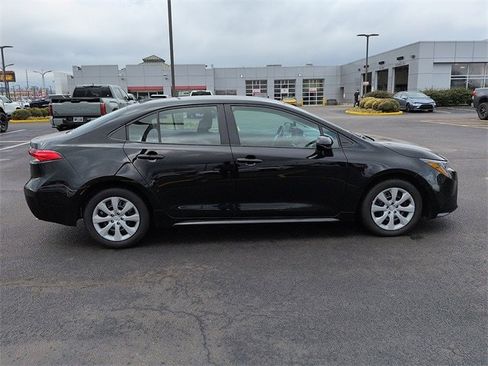 Certified 2025 Toyota Corolla LE image 8