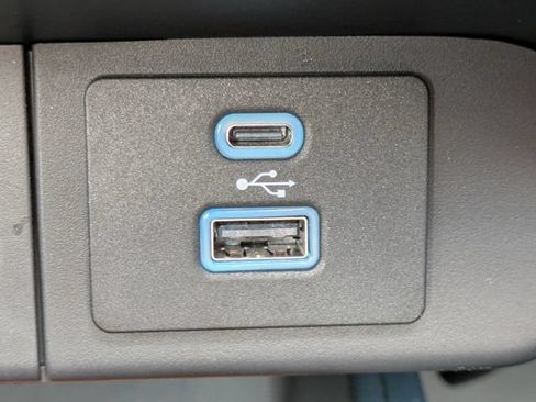 Certified 2023 Ford Maverick Lariat w/ Lariat Luxury Package FWD image 22