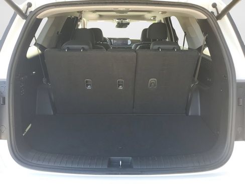 Used 2024 Hyundai Palisade Limited FWD image 9