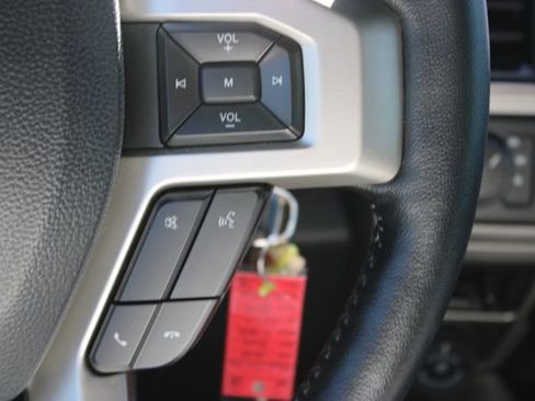 Used 2022 Ford F350 Lariat w/ Chrome Package image 21