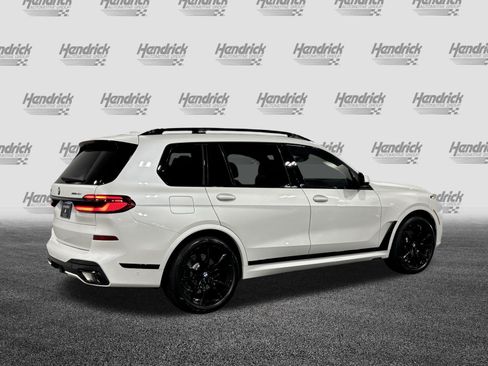 New 2027 BMW X7 xDrive40i w/ M Sport Package AWD/4WD image 8