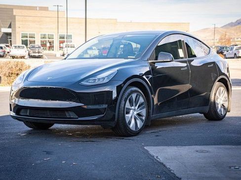 Used 2020 Tesla Model Y Long Range image 10