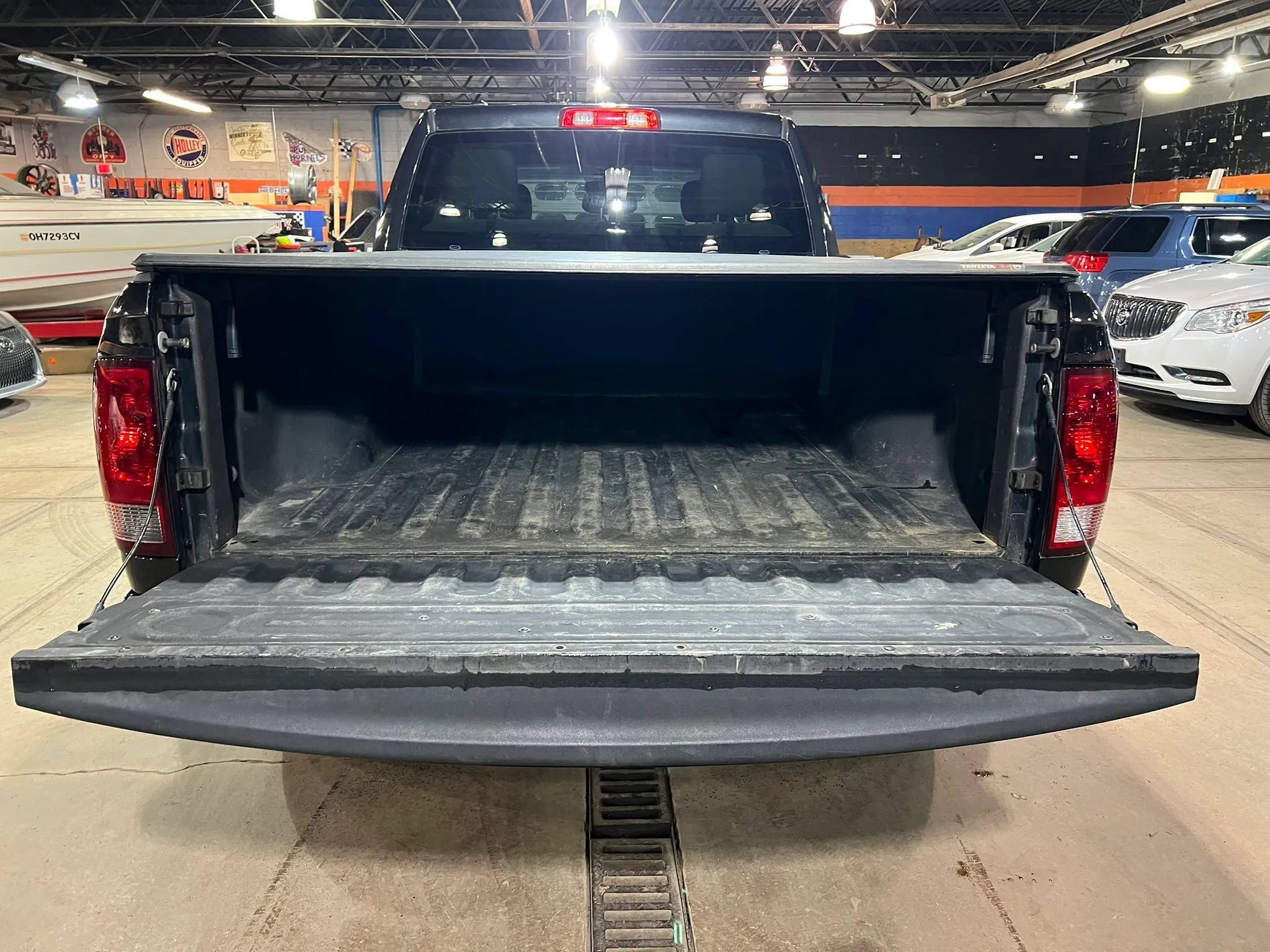 Used 2017 RAM 1500 Express w/ Black Ram 1500 Express Group AWD/4WD image 5