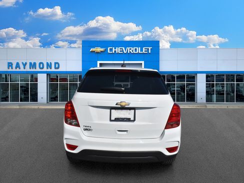 Used 2020 Chevrolet Trax LS w/ Tint and Cruise Package FWD image 4