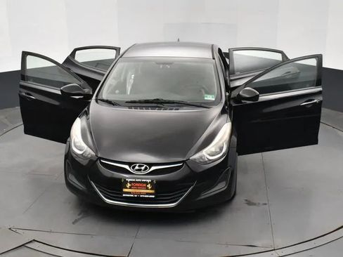 Used 2014 Hyundai Elantra SE FWD image 10