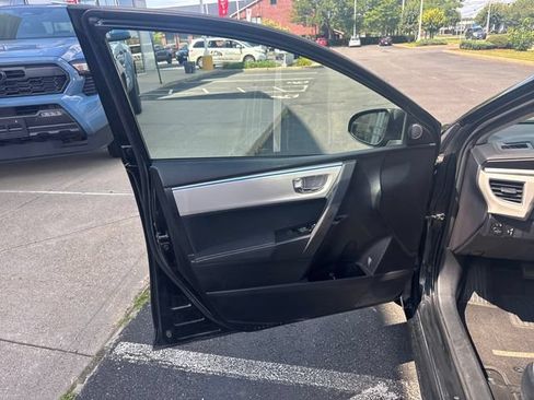 Used 2016 Toyota Corolla LE FWD image 11