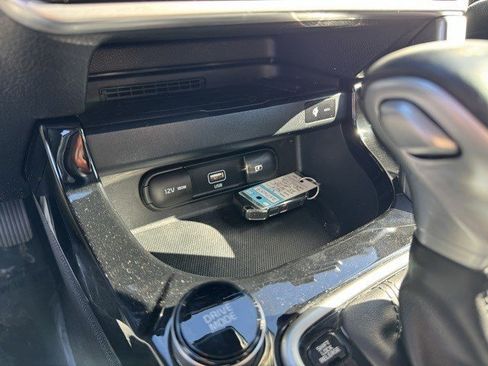 Used 2021 Kia Seltos EX image 23