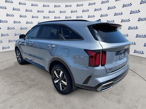 Used 2022 Kia Sorento S FWD image 5