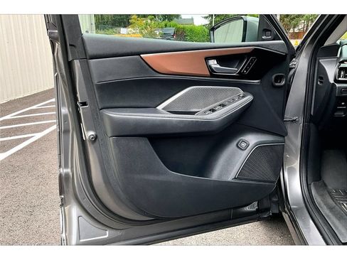 Used 2022 Acura MDX SH-AWD image 23