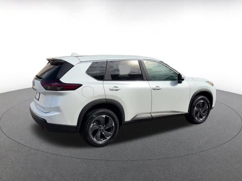Used 2026 Nissan Rogue SV FWD image 14