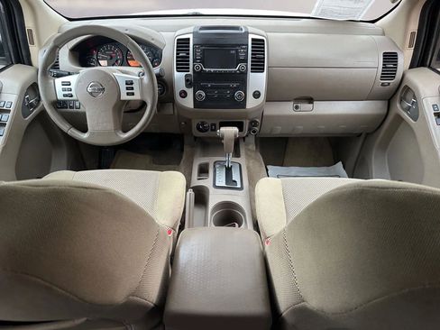 Used 2018 Nissan Frontier SV AWD/4WD image 16
