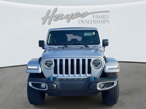 Used 2022 Jeep Wrangler Unlimited Sahara w/ Cold Weather Group image 29