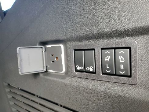 New 2026 Chevrolet Suburban LT w/ Comfort Package image 10