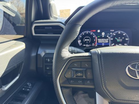 Used 2024 Toyota Tacoma TRD Off-Road w/ TRD Off Road Upgrade Package image 22