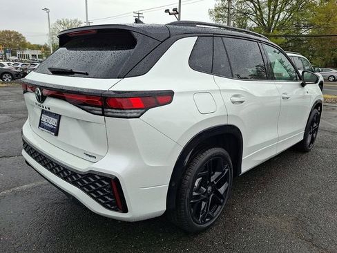 New 2026 Volkswagen Tiguan SE R-Line image 4