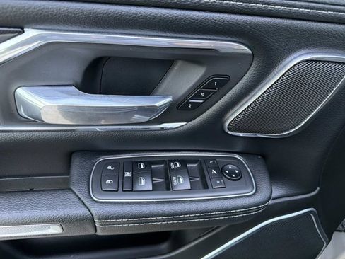 Used 2019 RAM 1500 Laramie AWD/4WD image 11