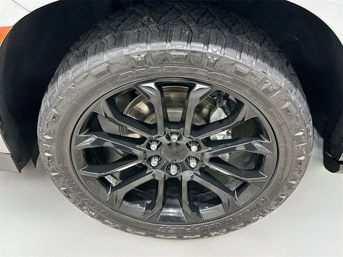 Used 2022 GMC Yukon XL Denali image 34