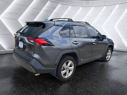 Used 2021 Toyota RAV4 Limited AWD/4WD image 5