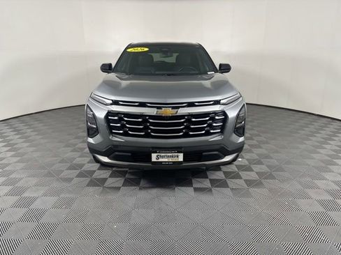 Used 2026 Chevrolet Equinox LT w/ Convenience Package II FWD image 2