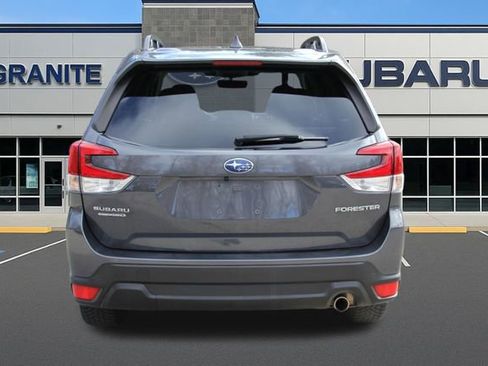 Certified 2022 Subaru Forester Limited image 8