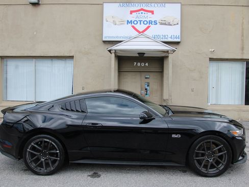 Used 2017 Ford Mustang GT w/ GT Performance Package RWD image 4