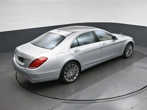 Used 2016 Mercedes-Benz S 550 4MATIC Sedan w/ Premium Package image 63