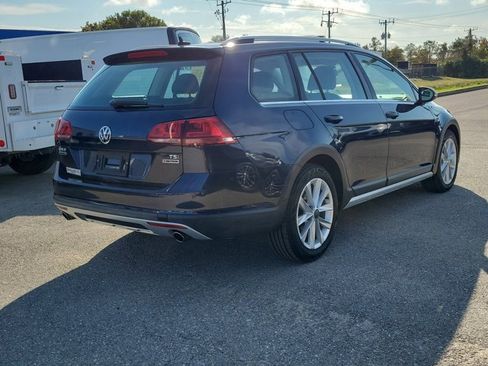 Used 2017 Volkswagen Golf Alltrack SE image 6