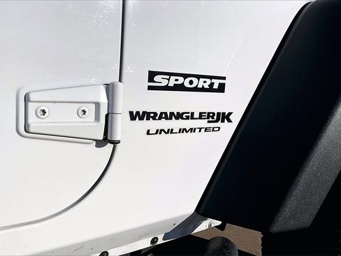 Used 2018 Jeep Wrangler Unlimited Sport S image 30