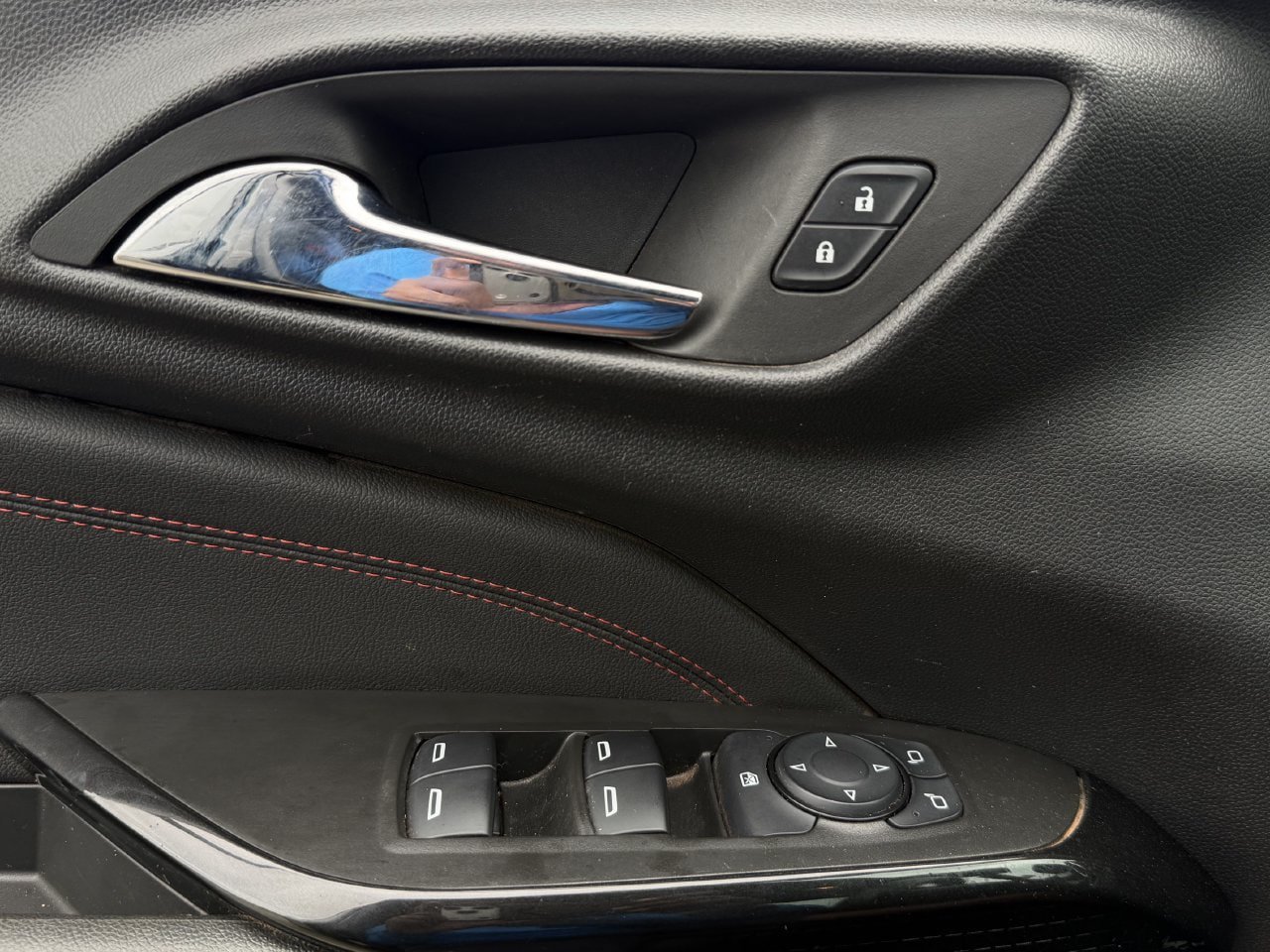 Used 2024 Chevrolet Trax RS FWD image 21