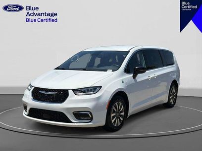 Used 2024 Chrysler Pacifica Limited
