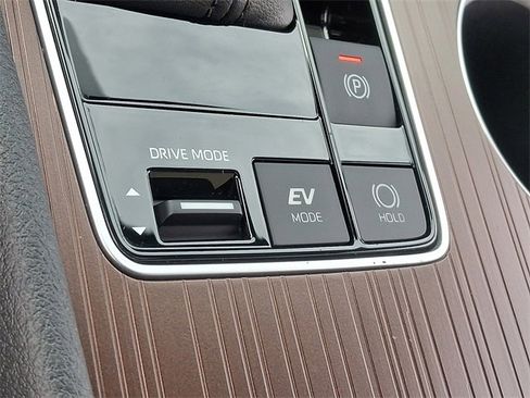 Used 2023 Toyota Sienna XLE image 25