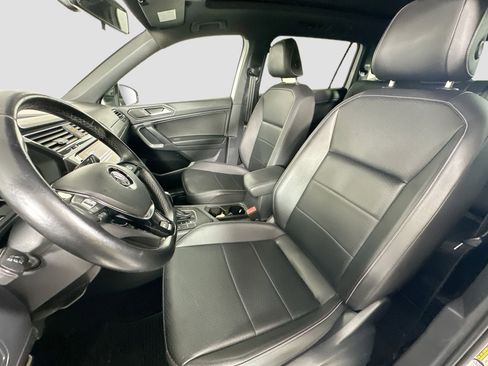 Certified 2021 Volkswagen Tiguan SE R-Line image 19