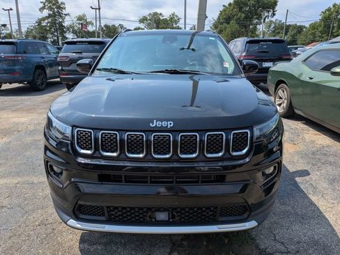 Used 2022 Jeep Compass Limited AWD/4WD image 2