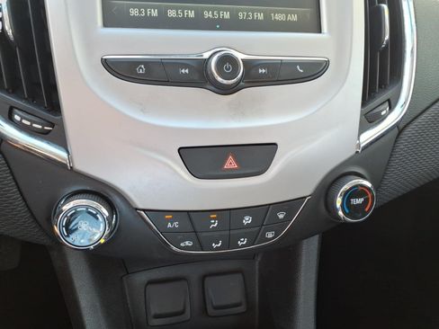 Used 2016 Chevrolet Cruze LS FWD image 20
