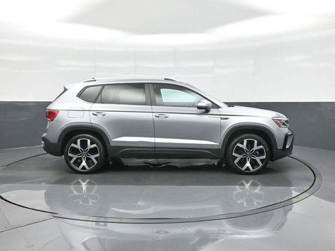 Used 2022 Volkswagen Taos SEL AWD/4WD image 8