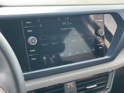 Used 2024 Volkswagen Taos SE image 8