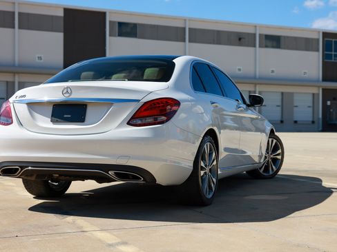 Used 2018 Mercedes-Benz C 300 Sedan w/ Premium Package image 41