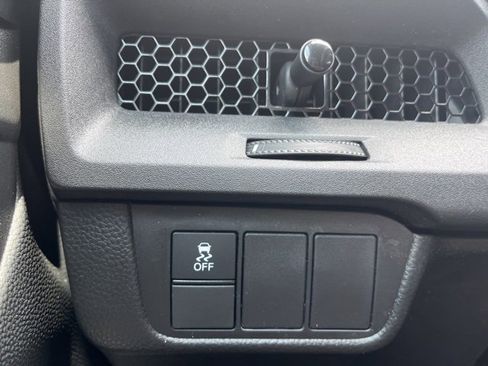 Used 2025 Honda CR-V EX image 9