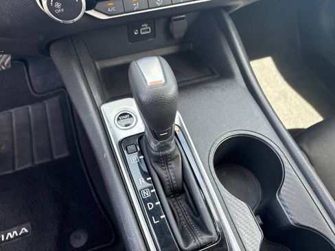Used 2024 Nissan Altima 2.5 S FWD image 22