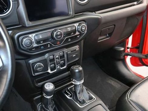 Used 2022 Jeep Wrangler Sahara image 19