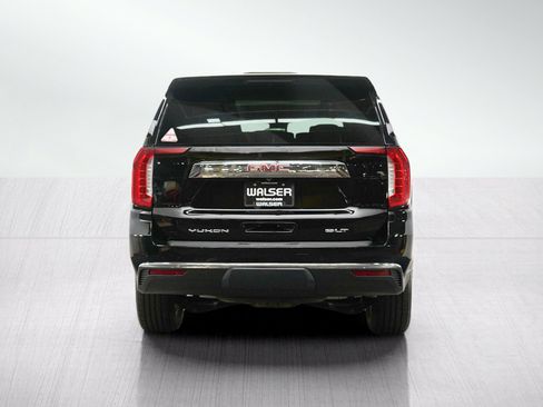 Used 2024 GMC Yukon SLT w/ SLT Luxury Package AWD/4WD image 4