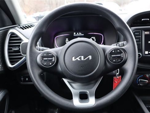 Certified 2023 Kia Soul LX w/ LX Technology Package image 16