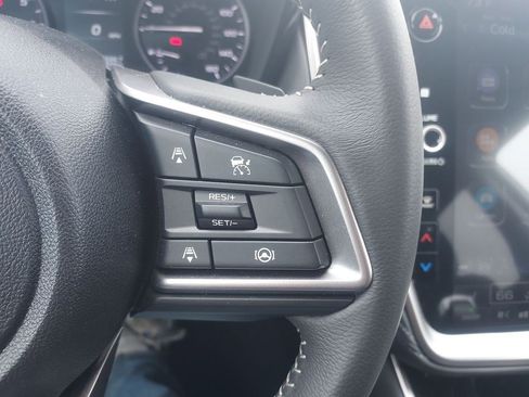 Used 2025 Subaru Outback Premium AWD/4WD image 19