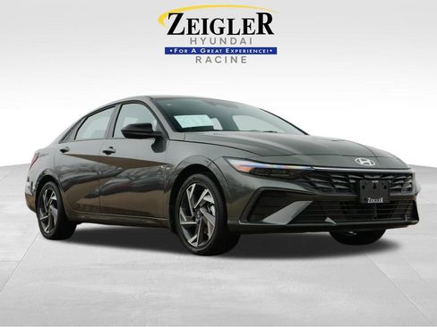 Certified 2025 Hyundai Elantra SEL image 1